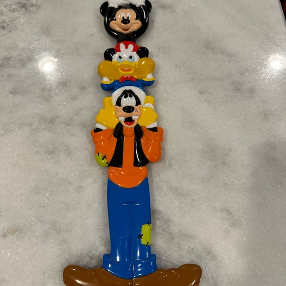 Walt Disney Back Scratcher Totem Pole With Mickey Mouse, Donald Duck and Goofy - Picture 3 of 6